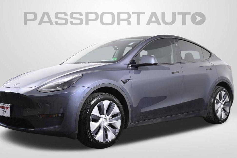 TESLA MODEL Y 2023 7SAYGDEE1PA178151 image